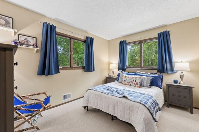 1916 Evergreen Echo, Woodbury, MN 55125