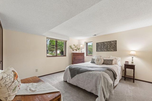 1916 Evergreen Echo, Woodbury, MN 55125