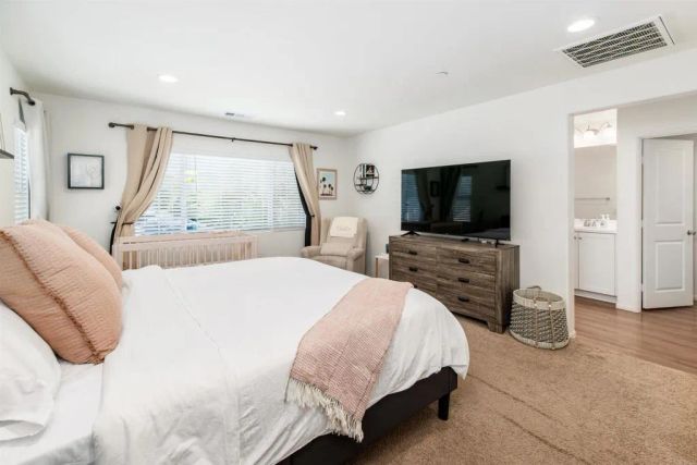 203 Silver Fir Court, Vista, CA 92083