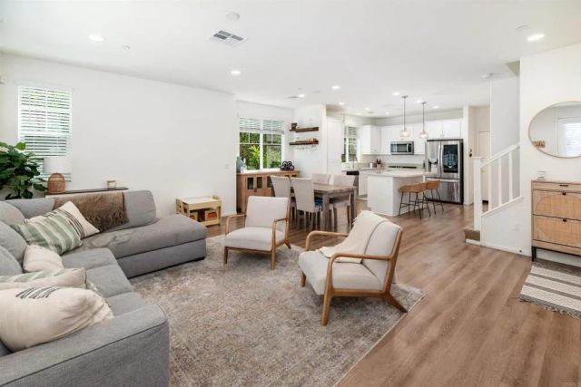 203 Silver Fir Court, Vista, CA 92083