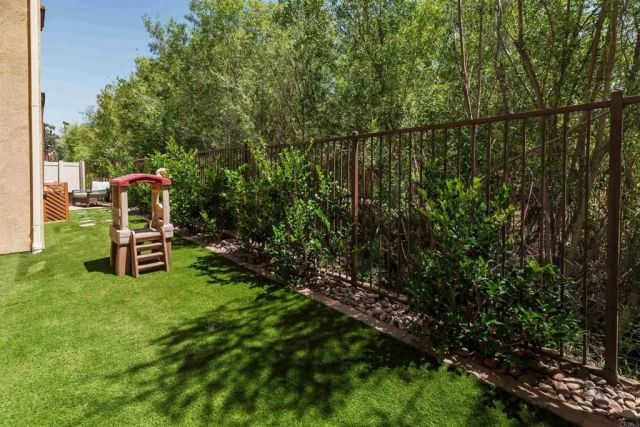 203 Silver Fir Court, Vista, CA 92083