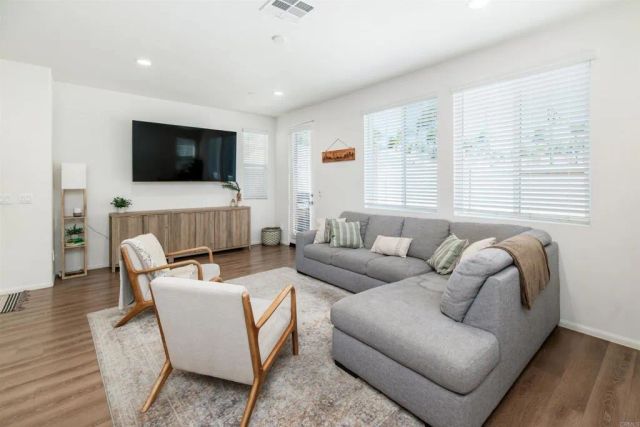 203 Silver Fir Court, Vista, CA 92083
