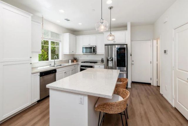 203 Silver Fir Court, Vista, CA 92083