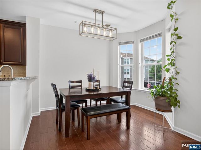 8 Veterans Drive, Wood Ridge, NJ 07075
