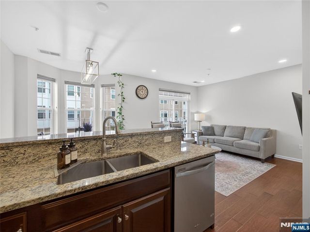 8 Veterans Drive, Wood Ridge, NJ 07075