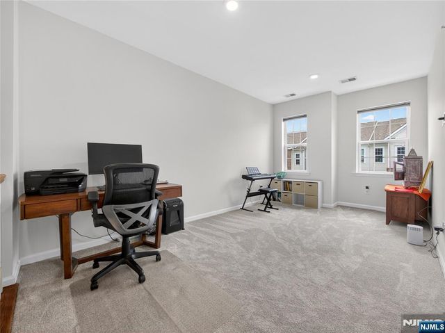 8 Veterans Drive, Wood Ridge, NJ 07075
