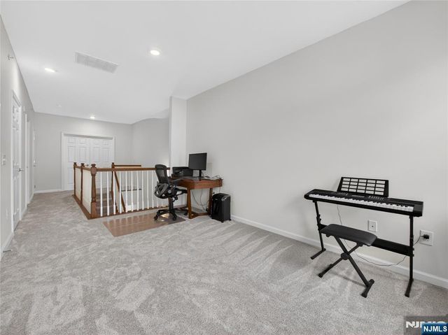8 Veterans Drive, Wood Ridge, NJ 07075