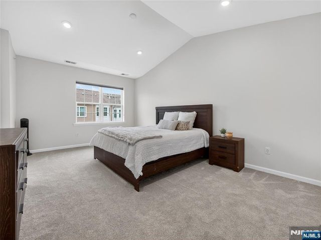 8 Veterans Drive, Wood Ridge, NJ 07075