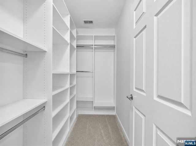 8 Veterans Drive, Wood Ridge, NJ 07075