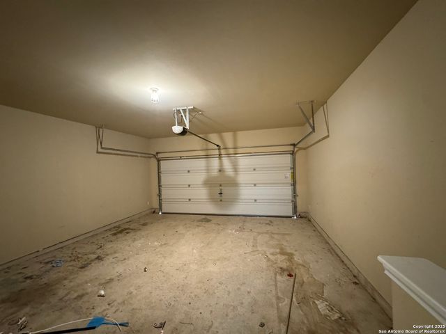 831 Lee Trevino, San Antonio, TX 78221