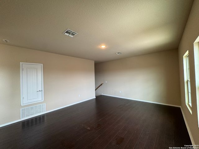 831 Lee Trevino, San Antonio, TX 78221