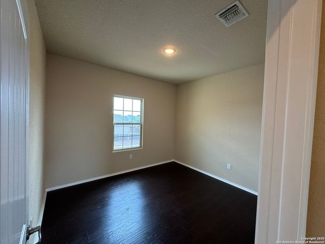 831 Lee Trevino, San Antonio, TX 78221