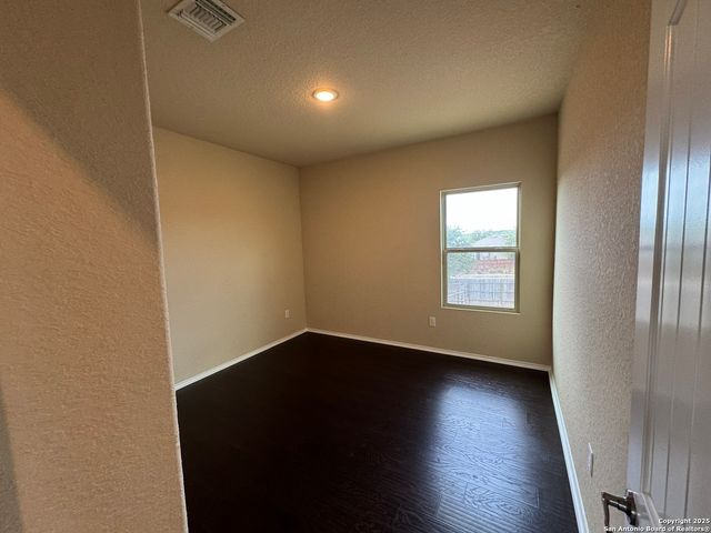 831 Lee Trevino, San Antonio, TX 78221