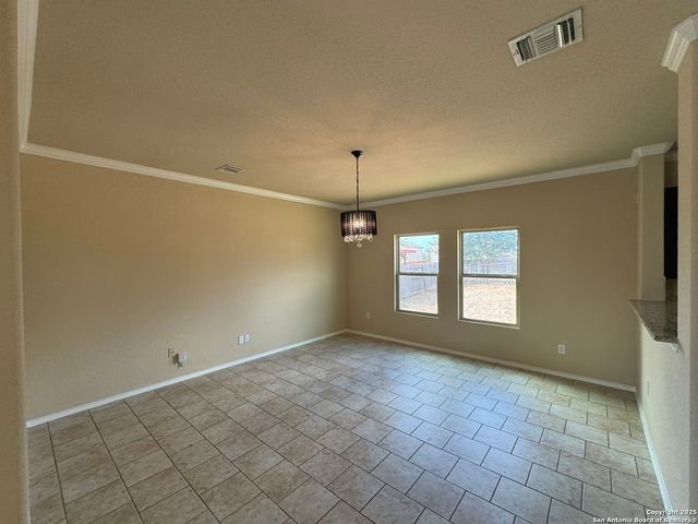 831 Lee Trevino, San Antonio, TX 78221
