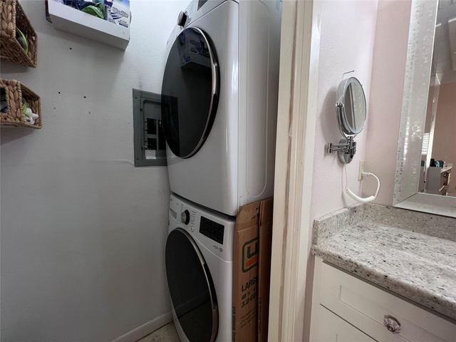 2100 Commonwealth Street L, Houston, TX 77006