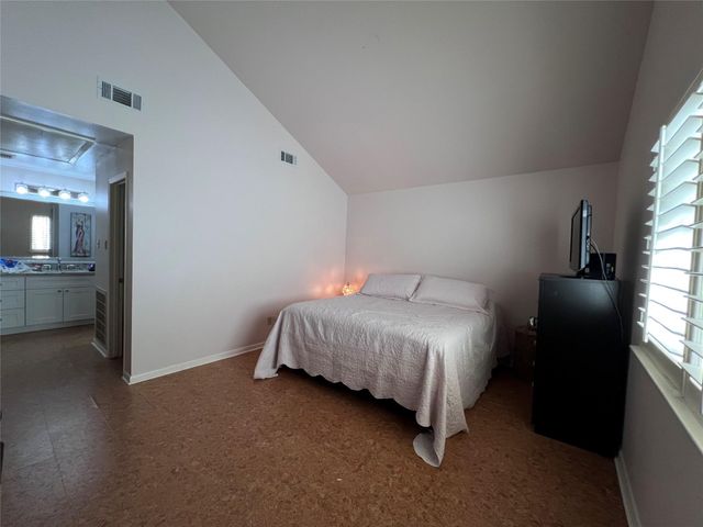 2100 Commonwealth Street L, Houston, TX 77006