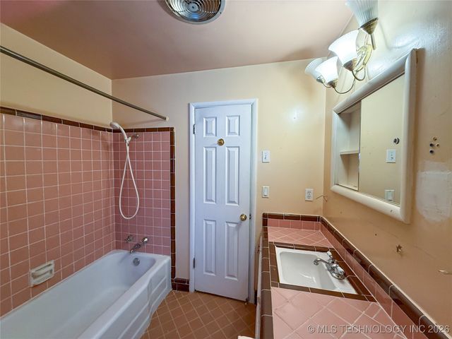 5378 E 30th Place, Tulsa, OK 74114