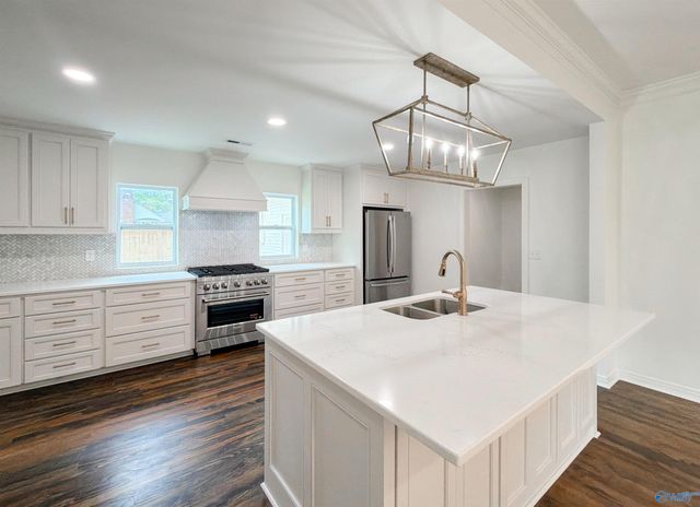 1820 Stratford Road, Decatur, AL 35601