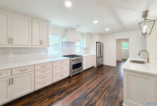 1820 Stratford Road, Decatur, AL 35601