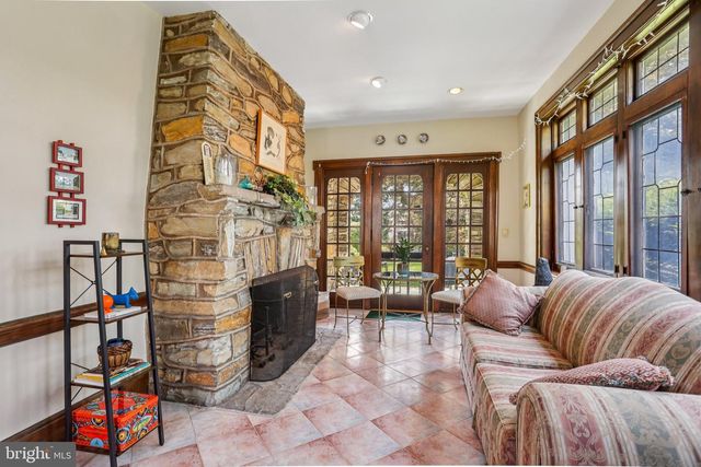 3 BELMONT CIR, Trenton, NJ 08618