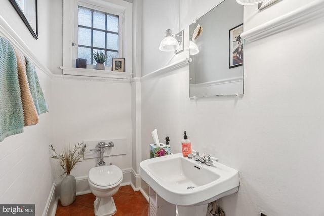 3 BELMONT CIR, Trenton, NJ 08618