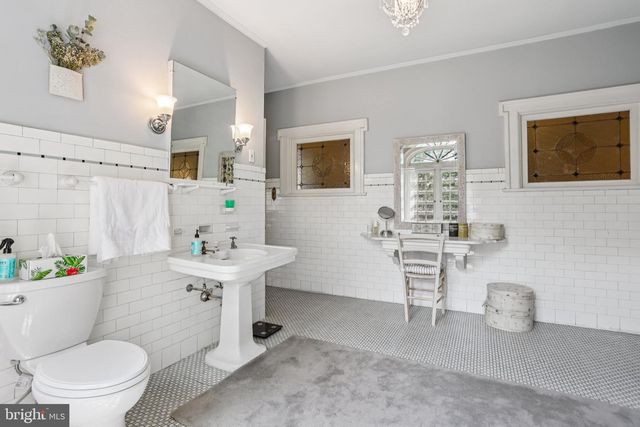 3 BELMONT CIR, Trenton, NJ 08618