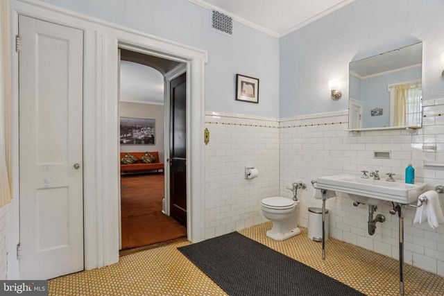 3 BELMONT CIR, Trenton, NJ 08618