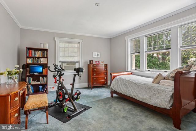 3 BELMONT CIR, Trenton, NJ 08618