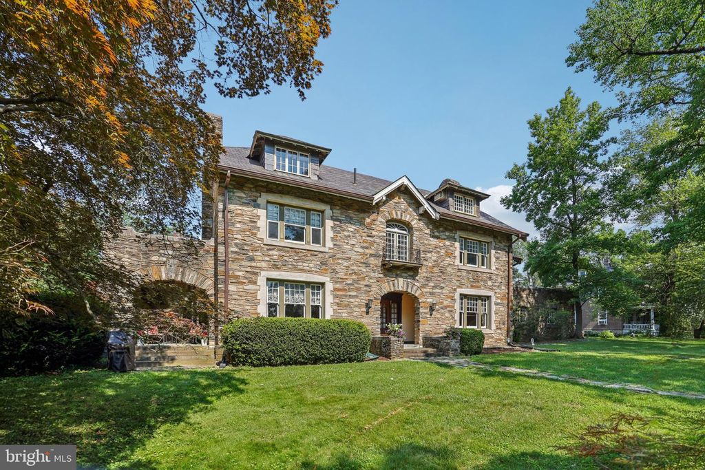 3 BELMONT CIR, Trenton, NJ 08618