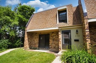 2138 Country Club Drive 24-5H, Woodridge, IL 60517