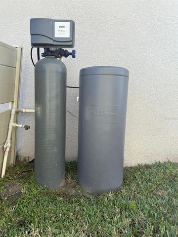 6009 WANDERING WILLOW DR, Wesley Chapel, FL 33545