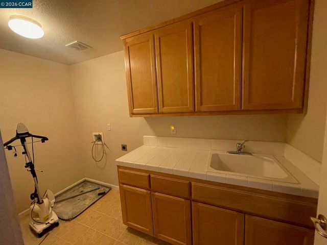 2096 Goldpine Way, Antioch, CA 94509