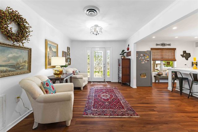 218 Rainbow Drive, Woodway, TX 76712