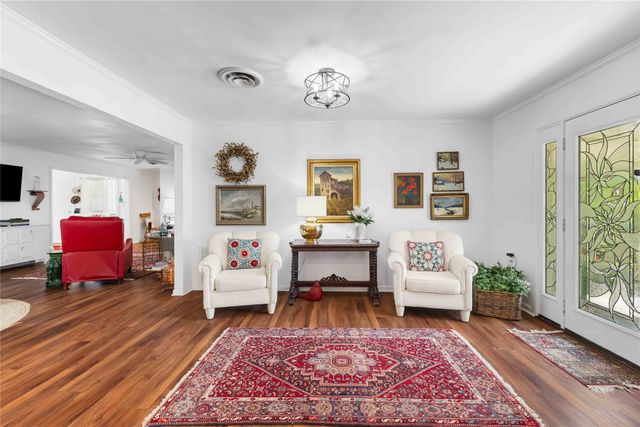 218 Rainbow Drive, Woodway, TX 76712