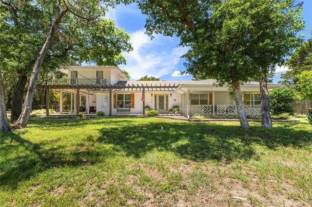 218 Rainbow Drive, Woodway, TX 76712