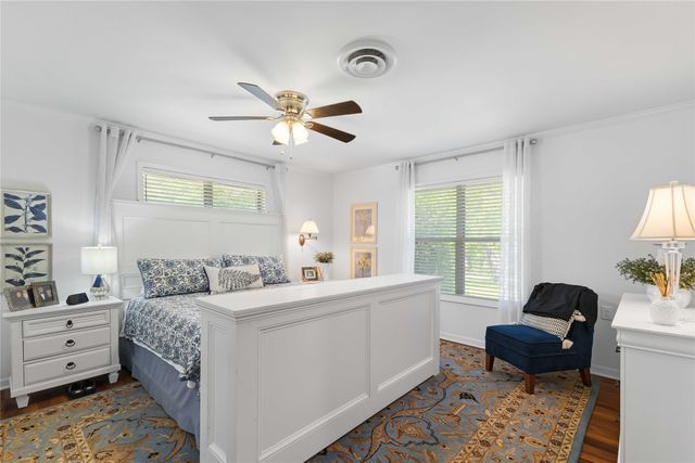 218 Rainbow Drive, Woodway, TX 76712