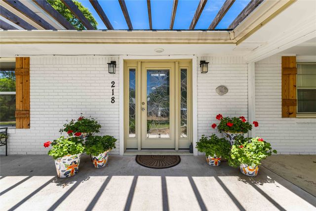 218 Rainbow Drive, Woodway, TX 76712