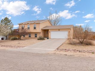 277 W Ben Hogan Dr, Pueblo West, CO 81007