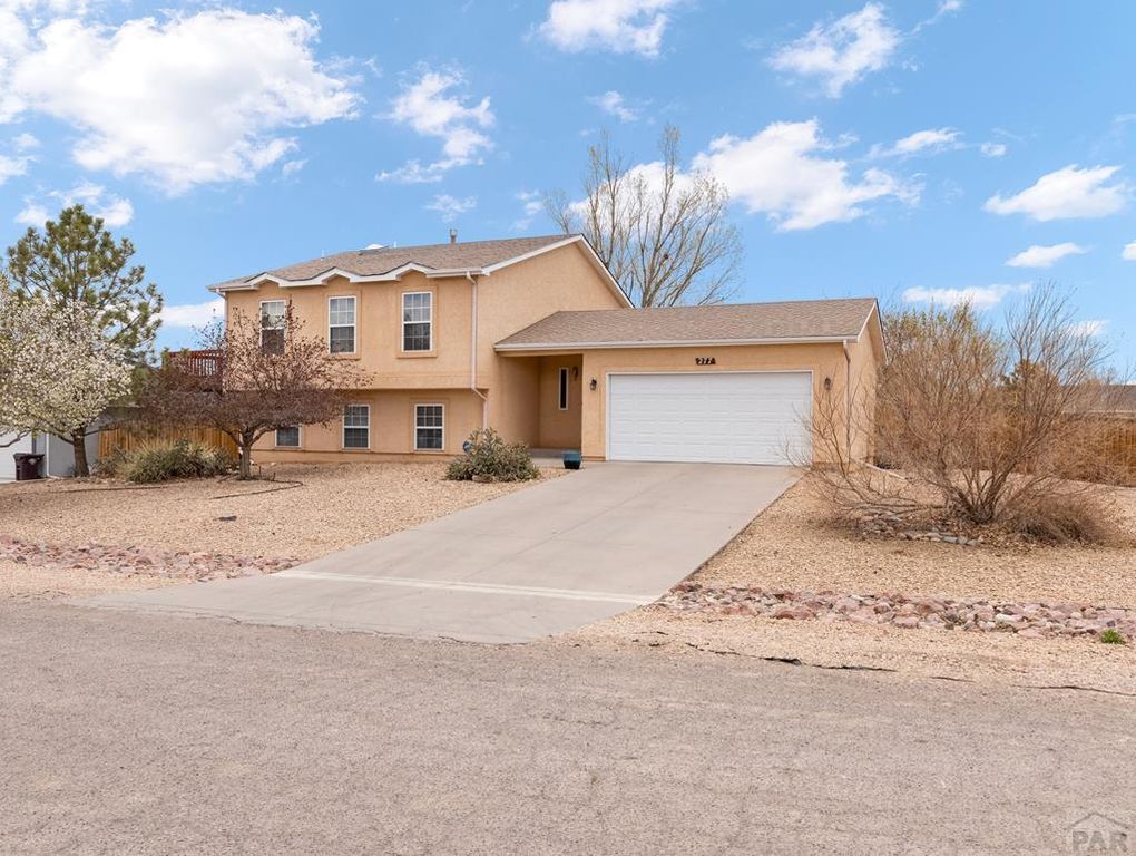 277 W Ben Hogan Dr, Pueblo West, CO 81007