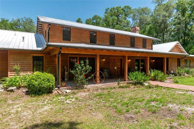 943 S COUNTY ROAD 21, Hawthorne, FL 32640