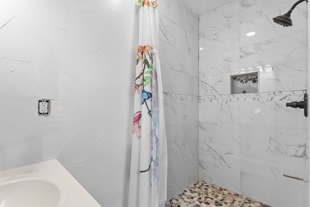 3300 Jordan Valley Road, Dallas, TX 75253