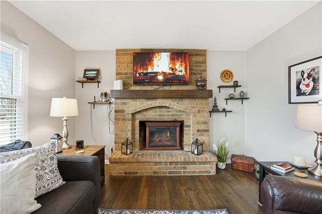 702 SW 17th Street, Blue Springs, MO 64015