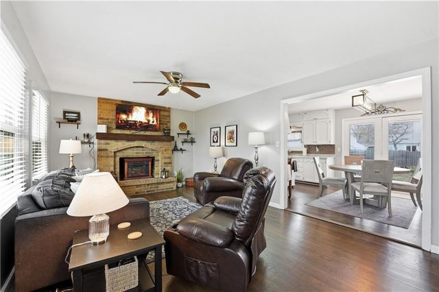 702 SW 17th Street, Blue Springs, MO 64015