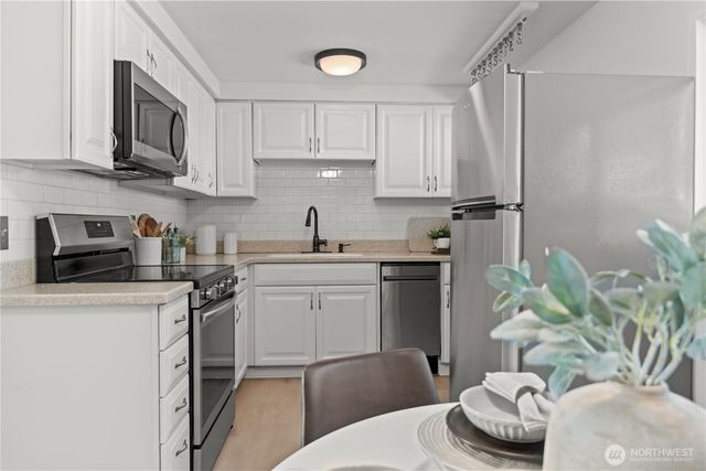 5603 225th Street SW, Mountlake Terrace, WA 98043