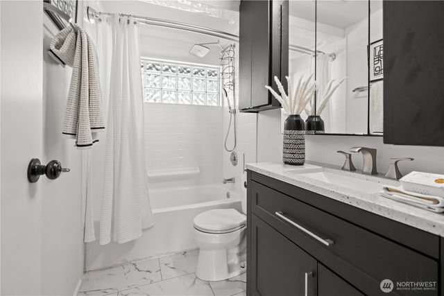 5603 225th Street SW, Mountlake Terrace, WA 98043