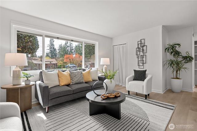 5603 225th Street SW, Mountlake Terrace, WA 98043