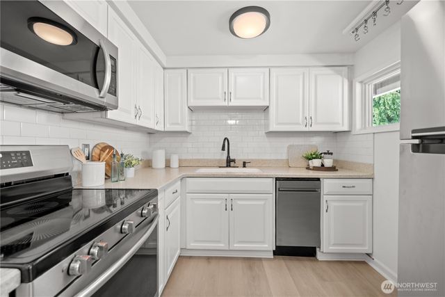 5603 225th Street SW, Mountlake Terrace, WA 98043