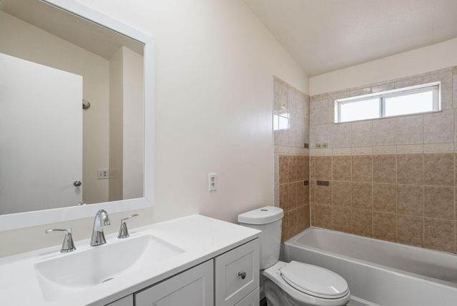 1088 Orsino Court SE, Los Lunas, NM 87031