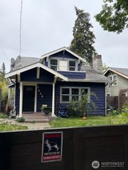 7542 Roosevelt Way NE, Seattle, WA 98115