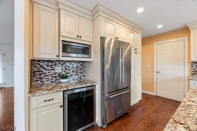 19 Breton Dr, Montville Twp., NJ 07058